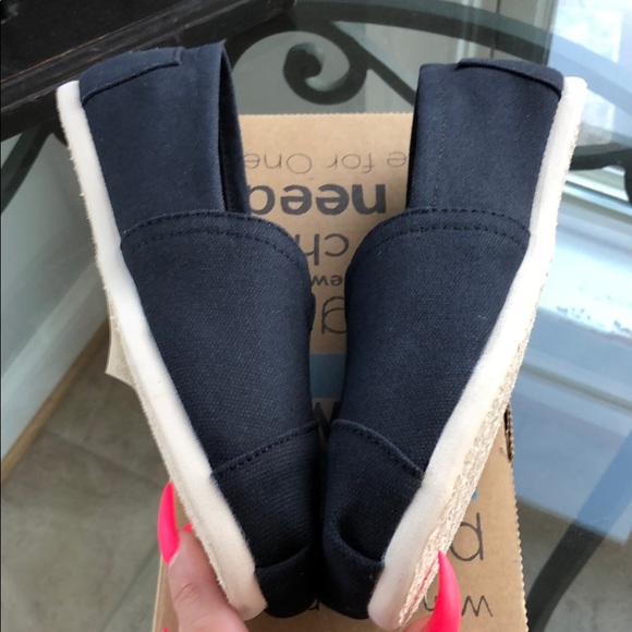 TOMS Black on Natural Canvas 6.5 - Picture 6 of 7